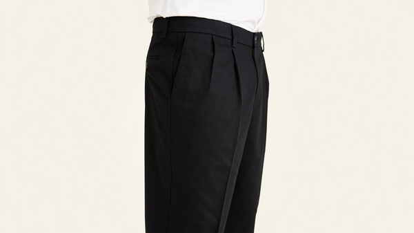 Dockers Signature Khakis Pleated Classic Fit (Big And Tall) Black
