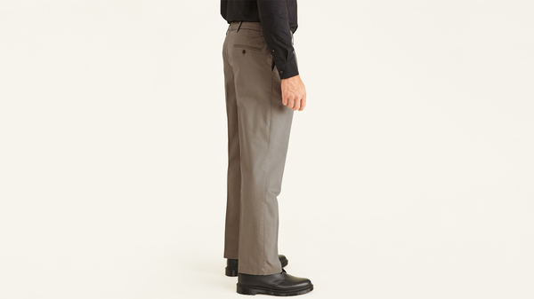 Dockers Signature Khakis Pleated Classic Fit (Big And Tall) Tan