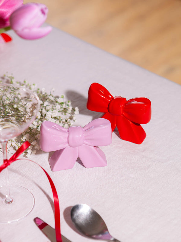Doiy Bow Salt And Pepper Shakers
