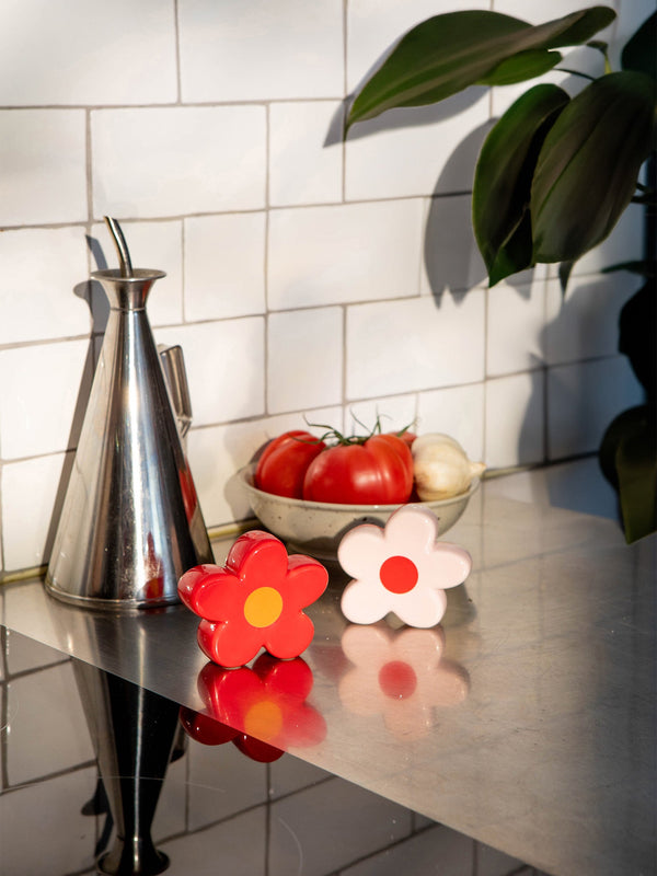 Doiy Daisy Salt And Pepper