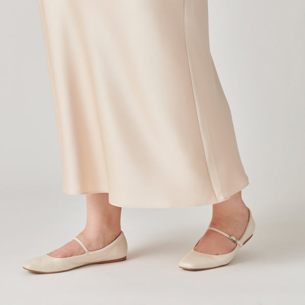 Dolce Vita Reyes Wide Ballet Flats Ivory Leather IVORY LEATHER