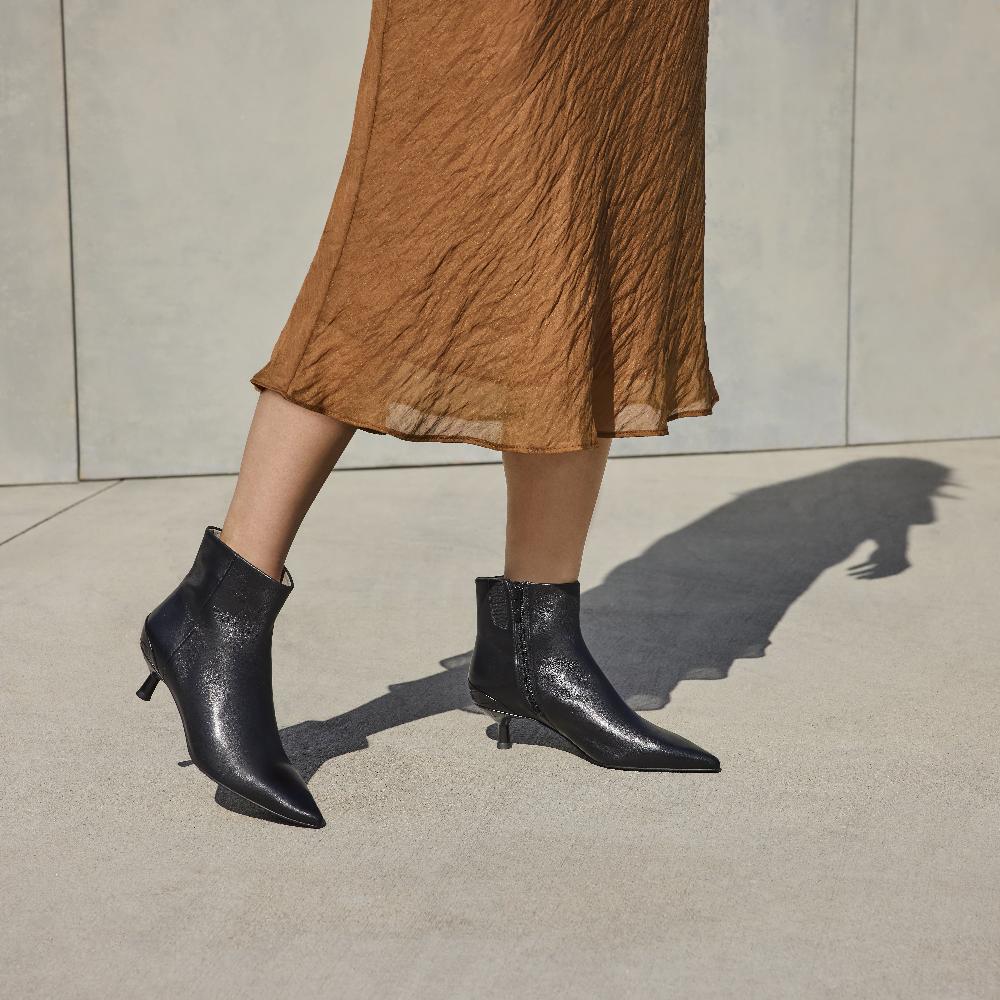 Donald J Pliner DAZHA Black