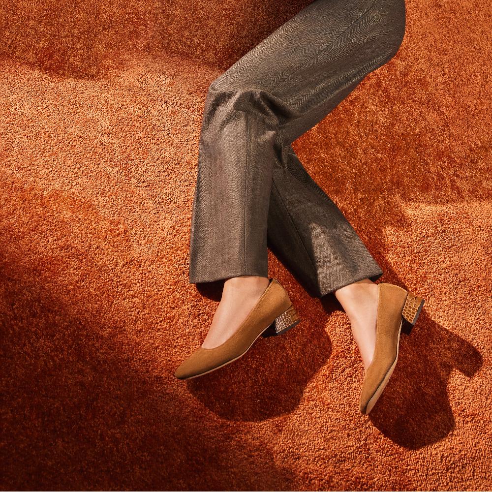 Donald J Pliner DREWW Saddle