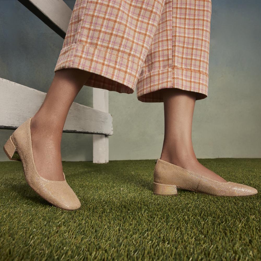 Donald J Pliner DREWW Sand Snake