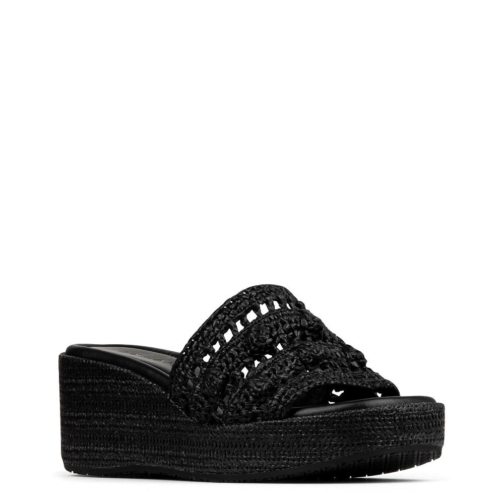 Donald J Pliner JAKKI Black