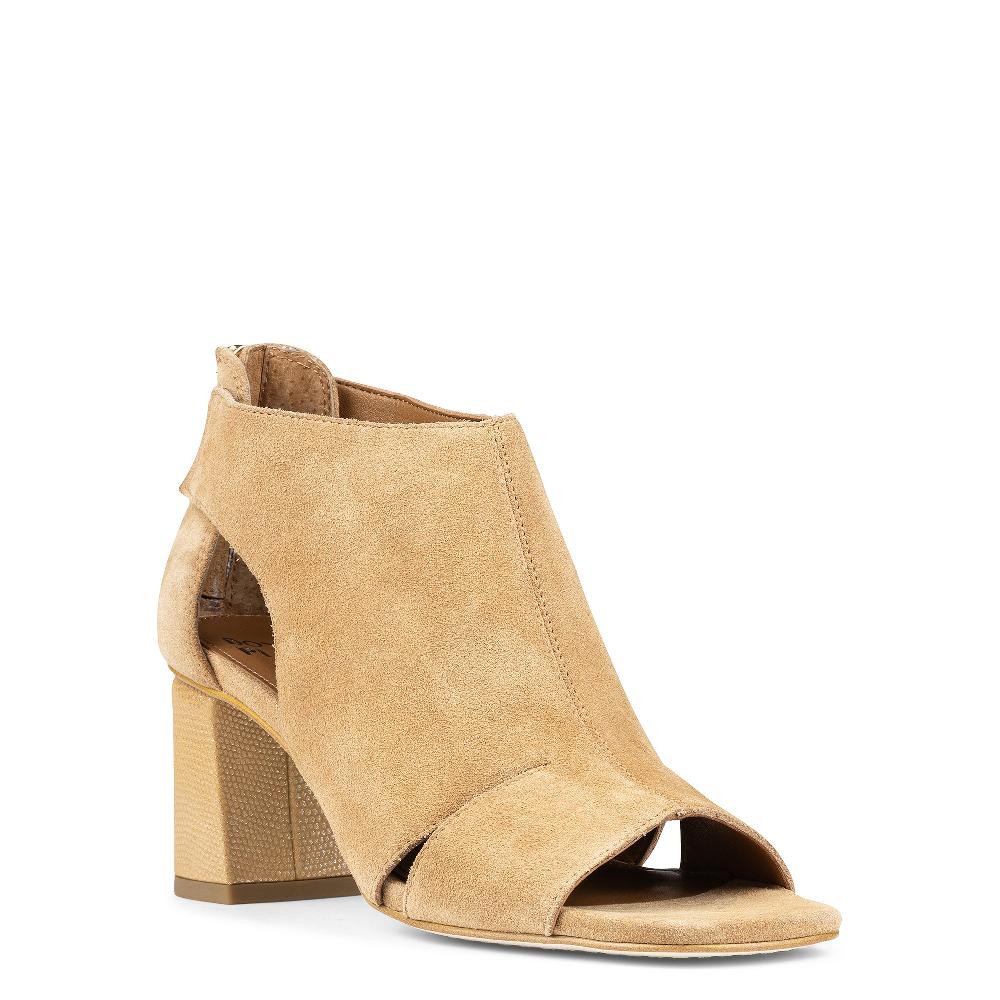 Donald J Pliner PERRA Camel