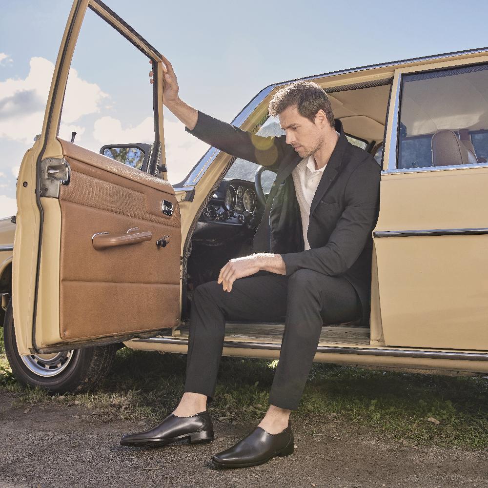 Donald J Pliner REX Expresso Stretch Nappa