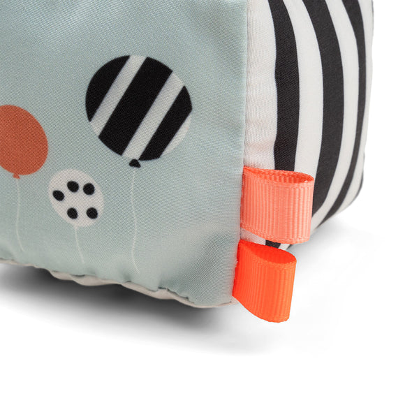 Done By Deer Contrast Baby Cube - Happy Clouds - Colour Mix