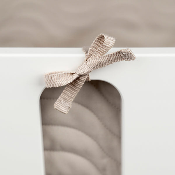 Done By Deer Quilted Bed Bumper With Strings - Waves - Powder