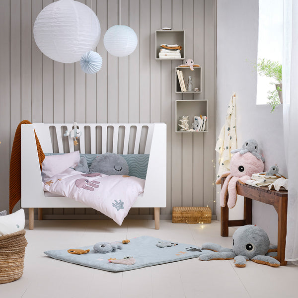 Done By Deer Quilted Bed Bumper With Strings - Waves - Powder