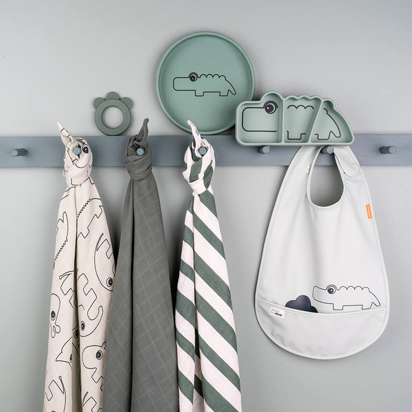 Done By Deer Silicone Stick & Stay Snackplate - Croco - Green