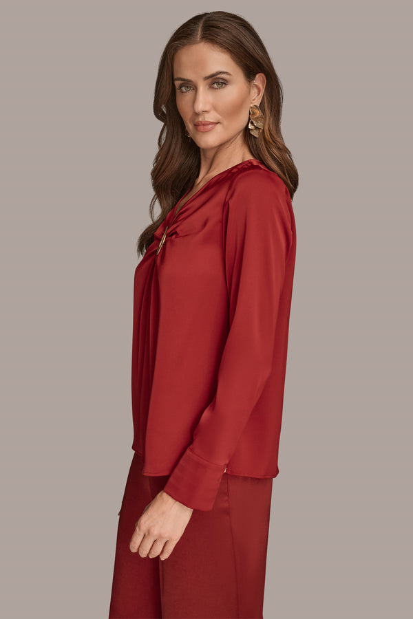 Donna Karan LONG SLEEVE WITH KEYHOLE HARDWARE Metropolitan RED
