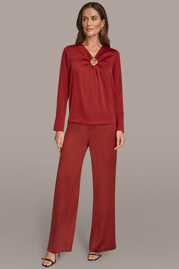 Donna Karan LONG SLEEVE WITH KEYHOLE HARDWARE Metropolitan RED