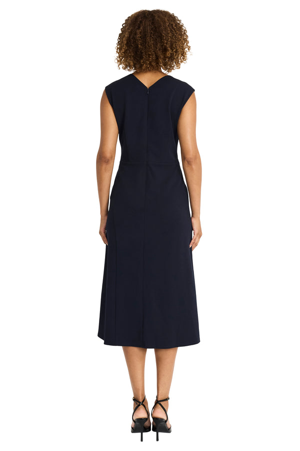 Donna Morgan SLEEVELESS SEAMED MIDI