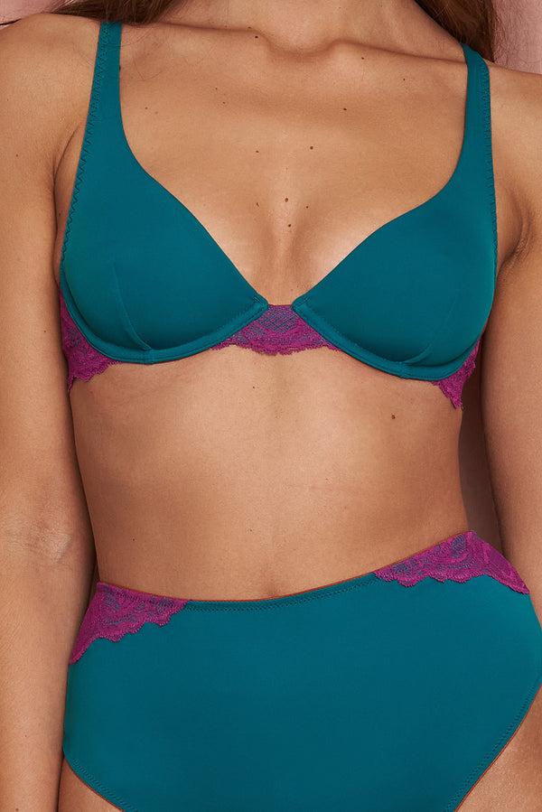 Dora Larsen Remy Scoop Neck Underwire Bra