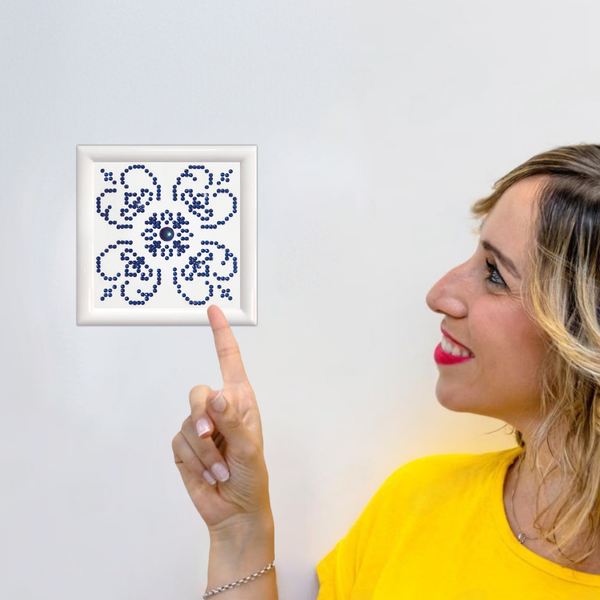 Dotz Diamond Dotz Blue On White With Frame - 4.0" X 4.0"