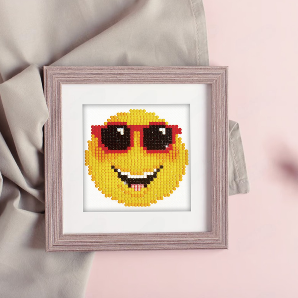 Dotz Diamond Dotz Smiling Face - 4.0" X 4.0"