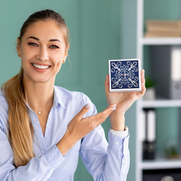 Dotz Diamond Dotz White On Blue - 4.0" X 4.0"