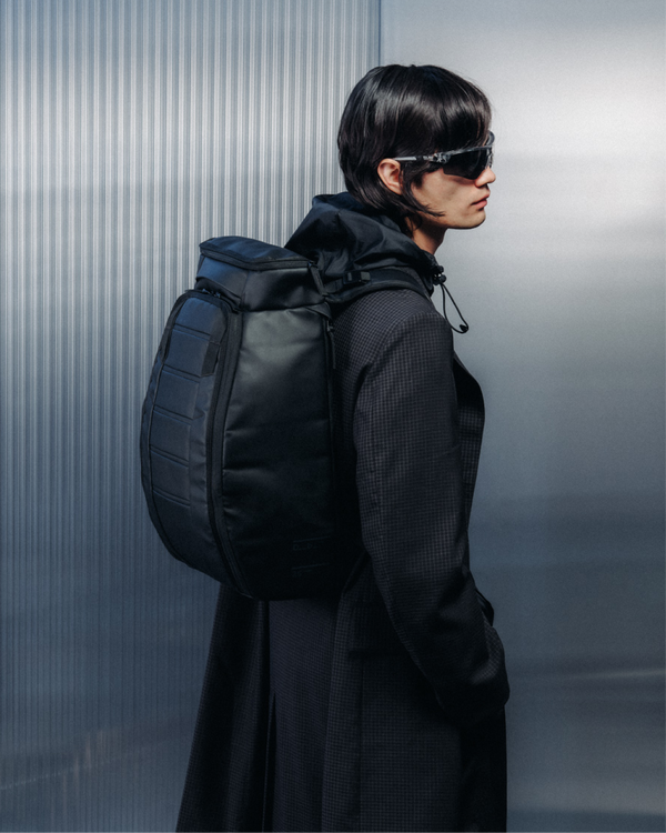 Douchebags Hugger Backpack 25L Black Out