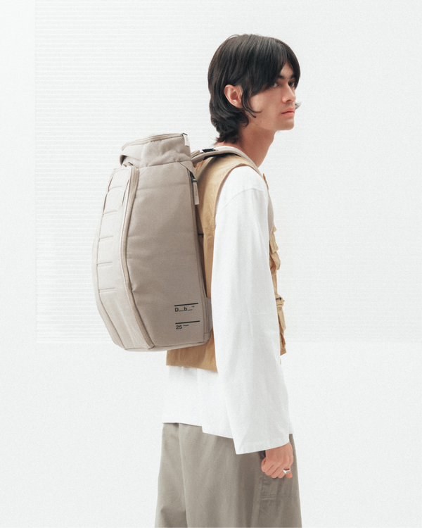 Douchebags Hugger Backpack 25L Fogbow Beige