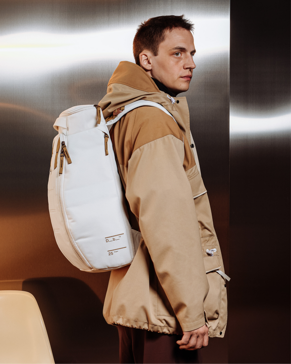 Douchebags Hugger Backpack 25L Oatmilk