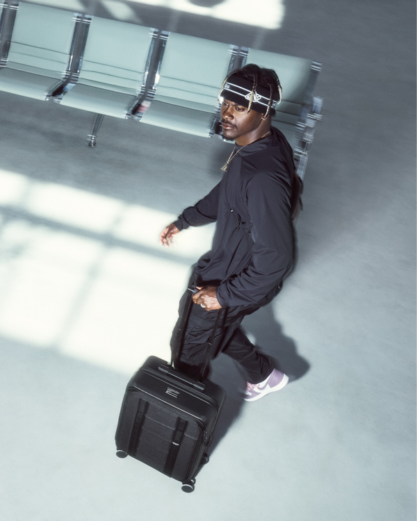 Douchebags Ramverk Front-access Carry-on Black Out