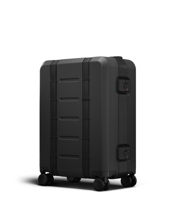douchebags Ramverk Pro Carry-on Black Out