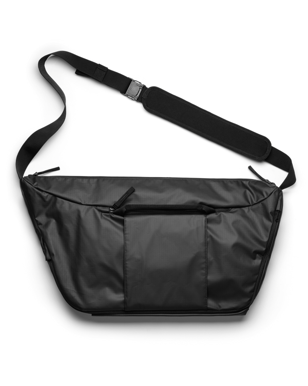 Douchebags Ramverk Pro Sling Bag 24L Black Out