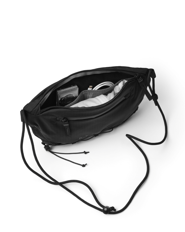 Douchebags Roamer Pro Sling Bag 6L Black Out