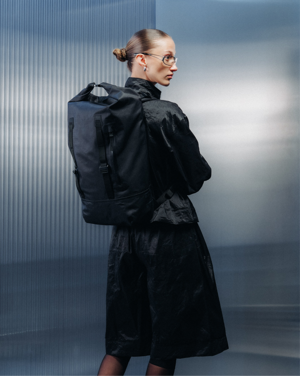 Douchebags Essential Rolltop Backpack 32L Black Out