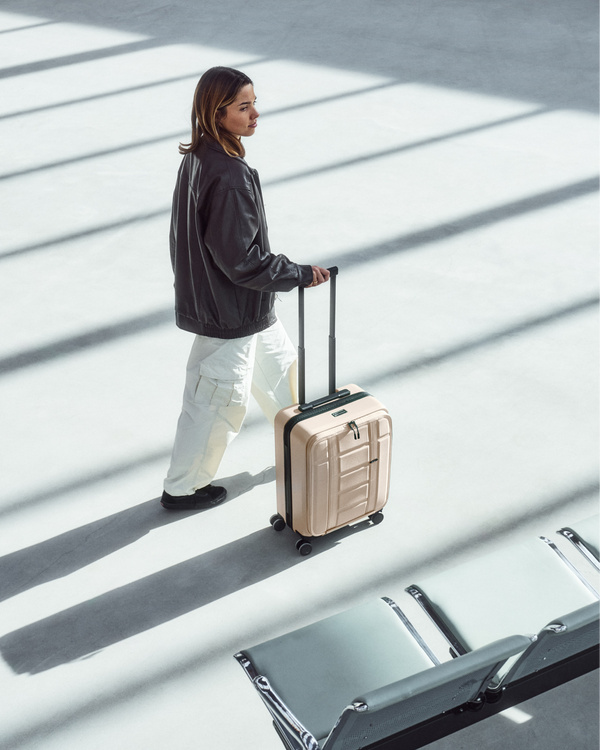 Douchebags Ramverk Front-access Carry-on Fogbow Beige