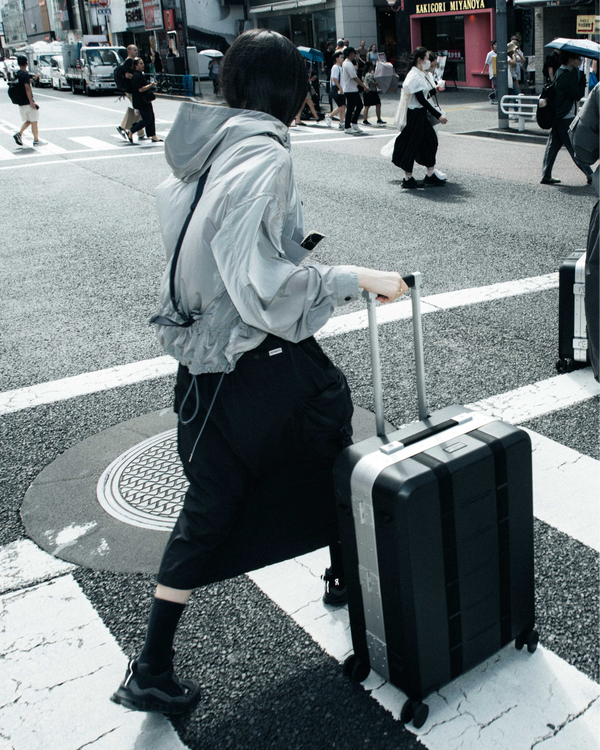 Douchebags Ramverk Pro Check-in Luggage Medium Black Out