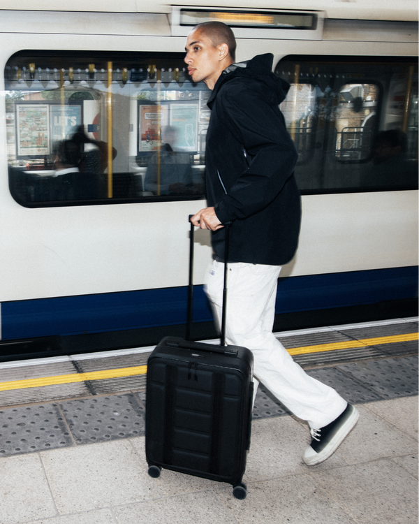 Douchebags Ramverk Pro Front-access Carry-on Black Out