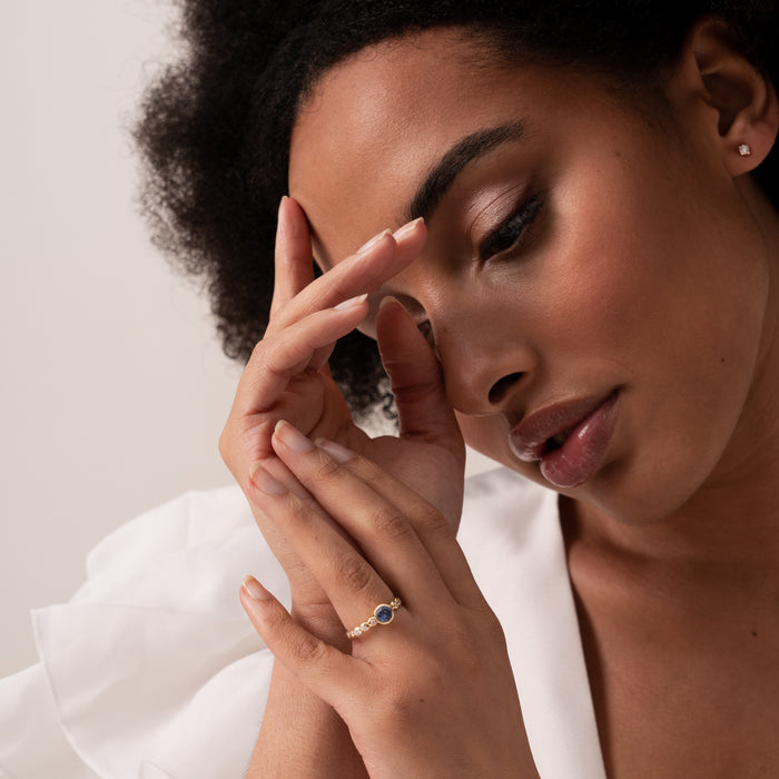 Dower & Hall 14k Gold Bubbles Ring With 5mm Blue Sapphire