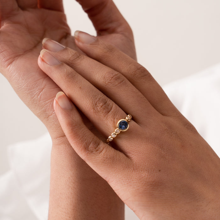 Dower & Hall 14k Gold Bubbles Ring With 5mm Blue Sapphire