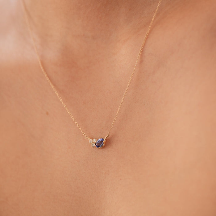 Dower & Hall 14k Gold Stargazer Oval Sapphire Pendant