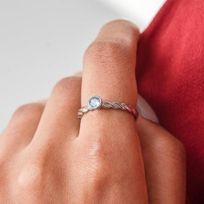 Dower & Hall 14k Twist Narrative Ring With 4mm Aquamarine