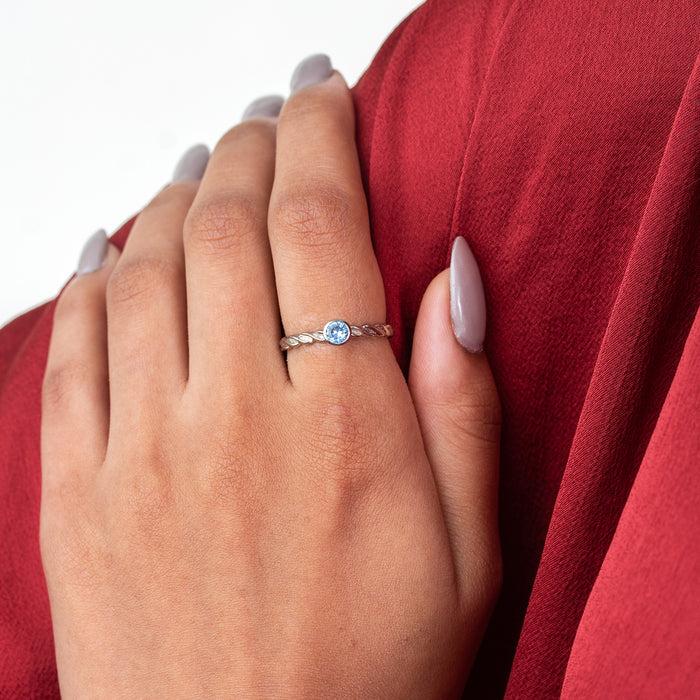 Dower & Hall 14k Twist Narrative Ring With 4mm Aquamarine