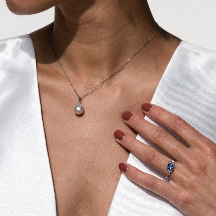 Dower & Hall 18k 6mm Cushion Blue Sapphire & Diamond Stargazer Ring