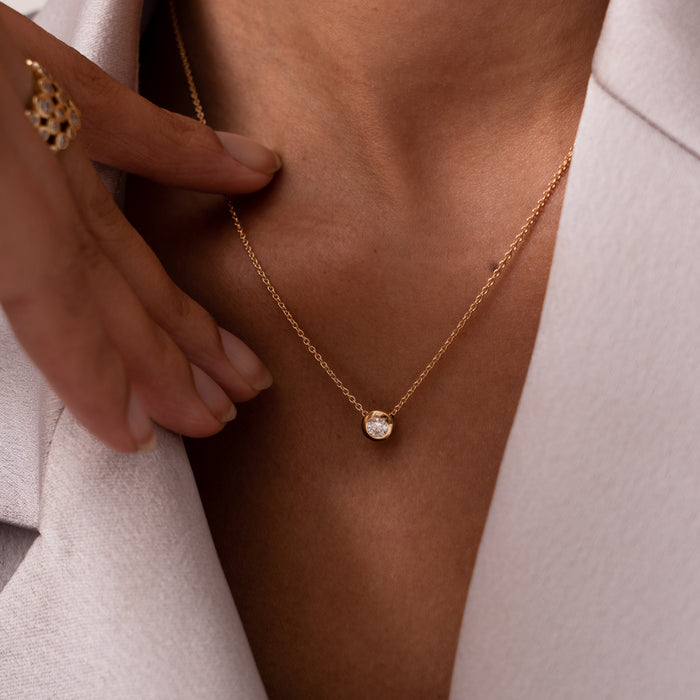 Dower & Hall 18k Gold Solitaire Cascade Diamond Pendant