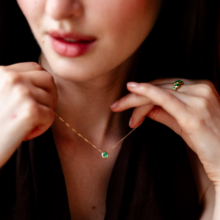 Dower & Hall 18k Gold Solitaire Cascade Emerald Pendant