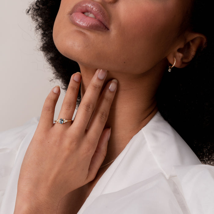 Dower & Hall 18k Oval Aquamarine & Diamond Stargazer Ring