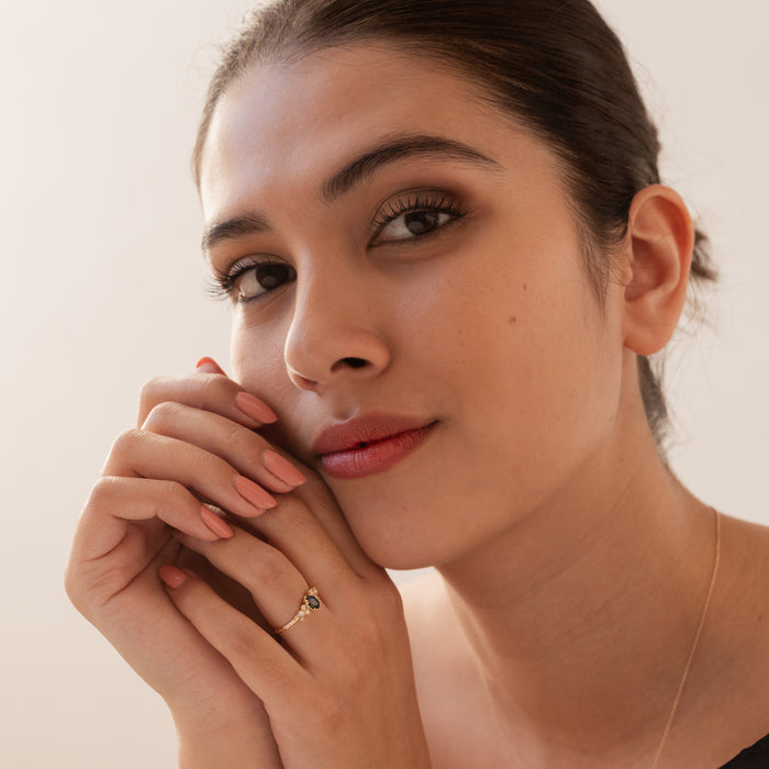 Dower & Hall 18k Oval Sapphire & Diamond Stargazer Ring