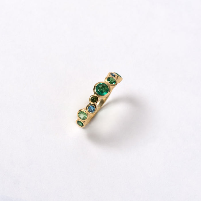 Dower & Hall 18k Emerald Green Cascade Ring - 0.75ct