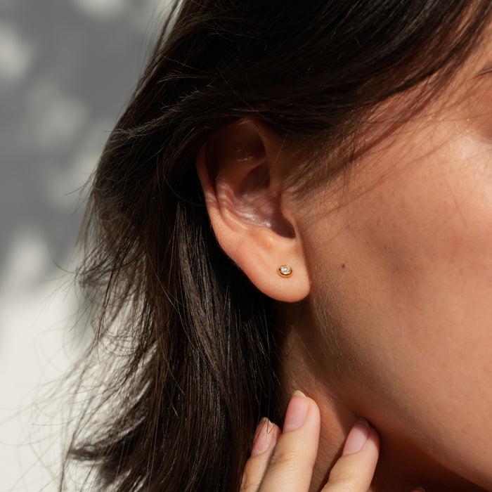 Dower & Hall 3mm White Sapphire Dewdrop Studs