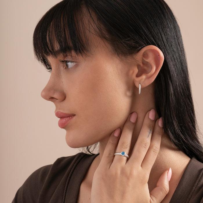 Dower & Hall 5mm Blue Topaz Twist Twinkle Ring