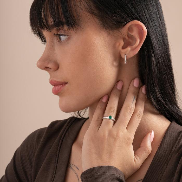 Dower & Hall 5mm Green Garnet Twist Twinkle Ring