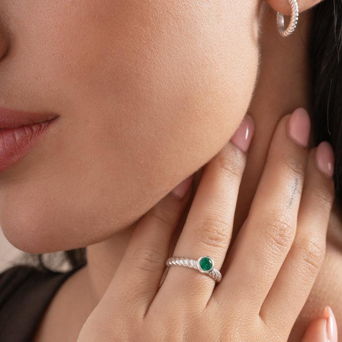 Dower & Hall 5mm Green Garnet Twist Twinkle Ring