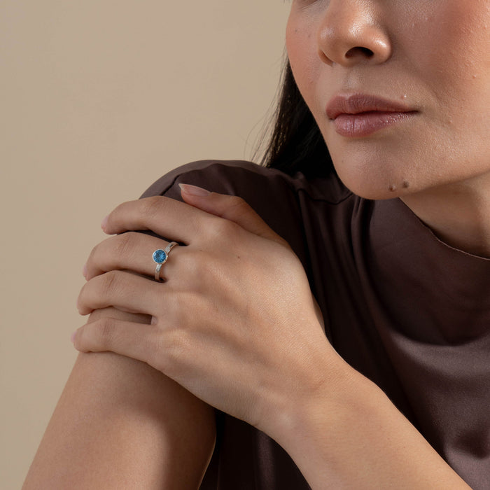 Dower & Hall 6mm Blue Topaz Hammered Twinkle Ring