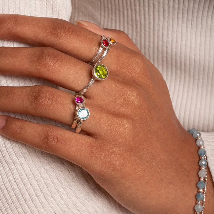 Dower & Hall 6mm Peridot Hammered Twinkle Ring